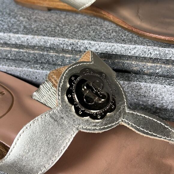 Jack Rogers Larissa Sandals Turnlock Logo Gold Sandals Flip Flops Shoes Size 5.5 - Picture 4 of 8